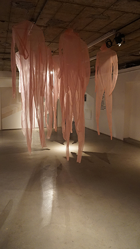FLOTANTES. Installation, lingerie fabric and wire hangers, variable sizes, 2016.
